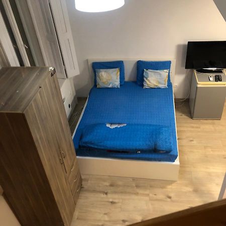 7Dab Rotten 4B3 Contactless Self Check-In Budapest Esterno foto